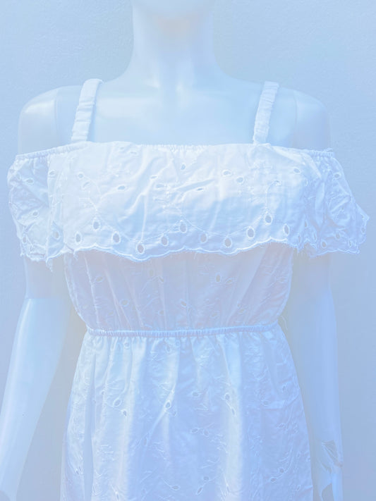 Vestido HAUTE MONDE original, blanco con bordado de flores, agua lluvia.