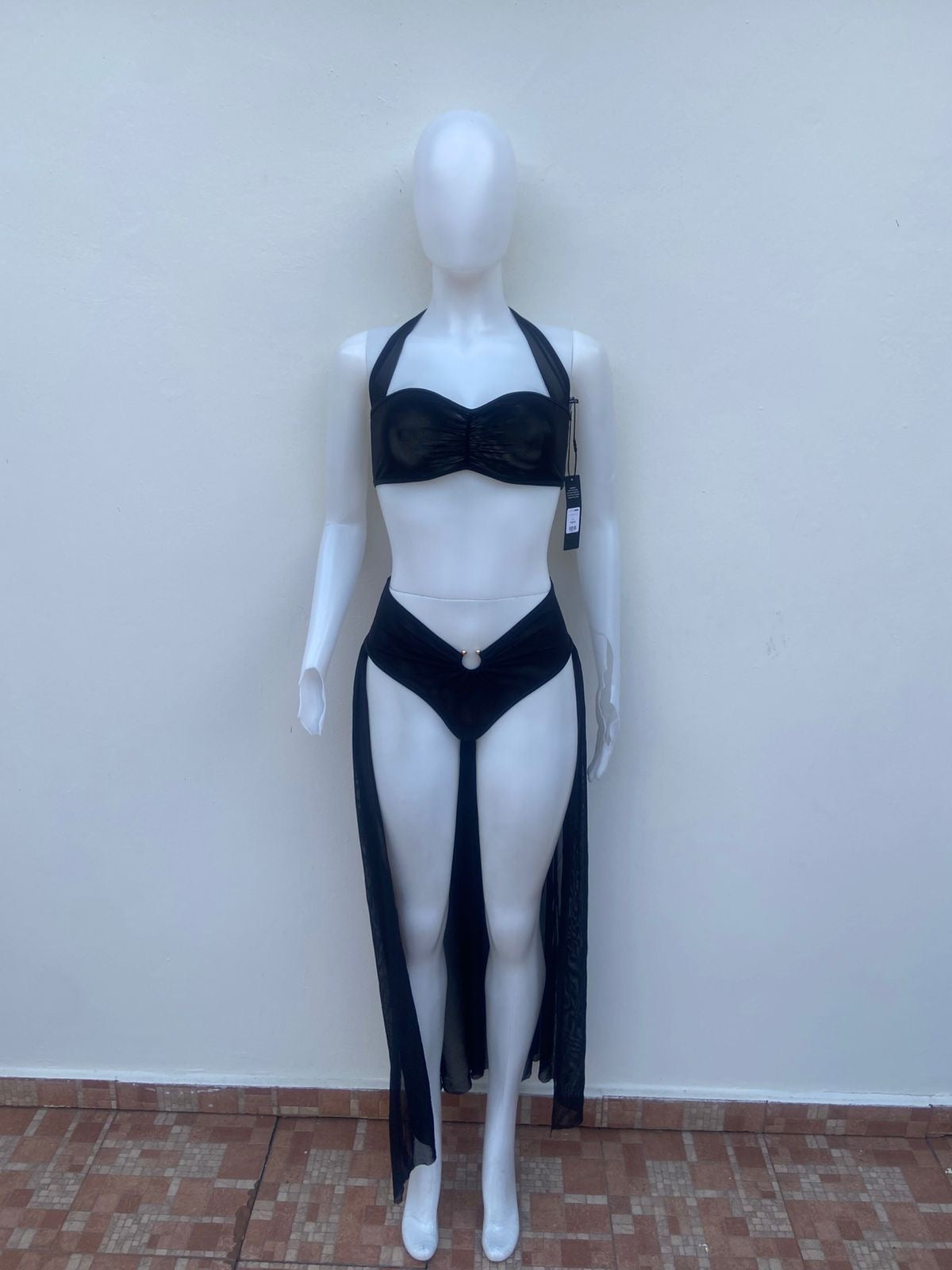 Biquini/ Conjunto de playa-festival, negro transparente con salida de playa integrada, dos piezas.