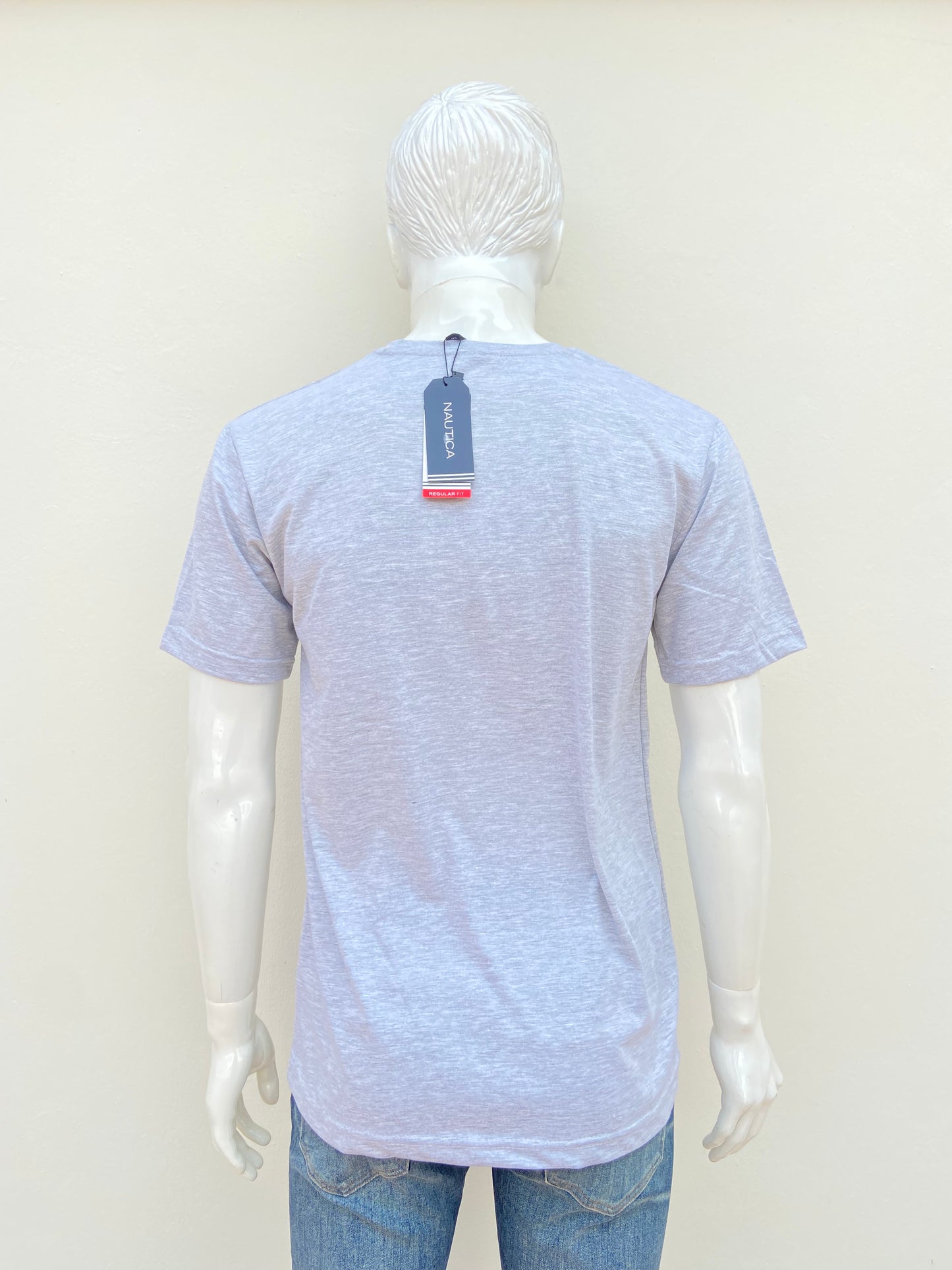 T-shirt NAUTICA original, gris claro con letras de la marca en frente.