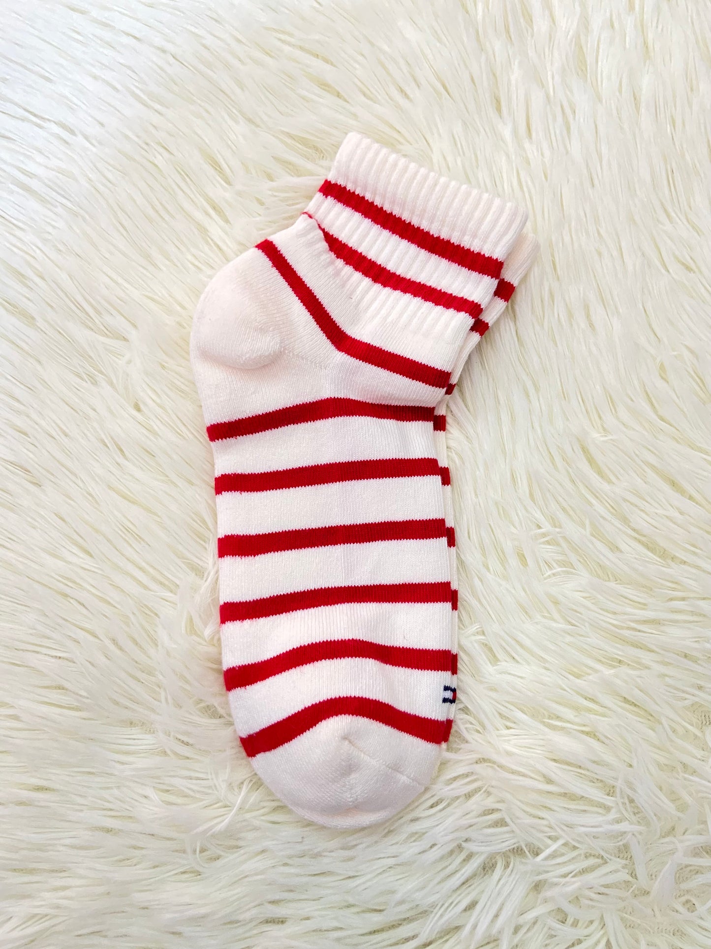 Medias TOMMY HILFIGER original, crema con rayas en color rojo.