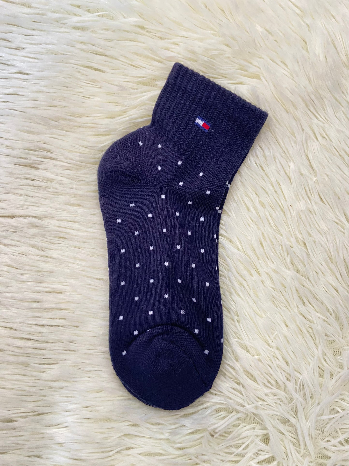 Medias TOMMY HILFIGER original, azul mwrino oscuro con lunares blanco.