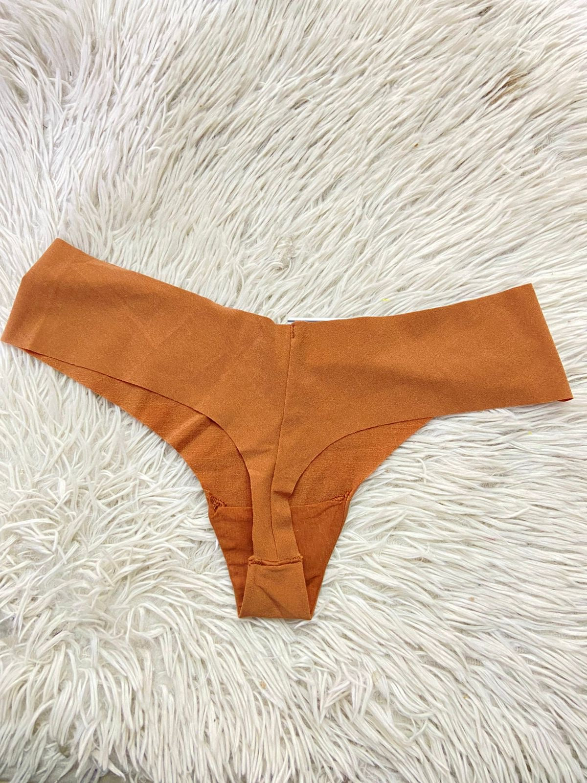 Panti PINK original, color caramelo con letras PINK a lado, tanga.