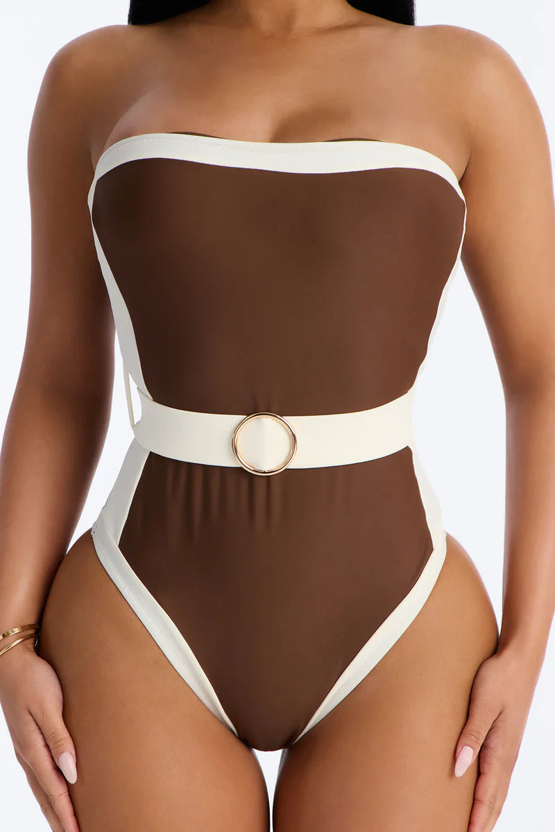 Biquini, marron con crema y cinturón , strapless, 1 pieza.