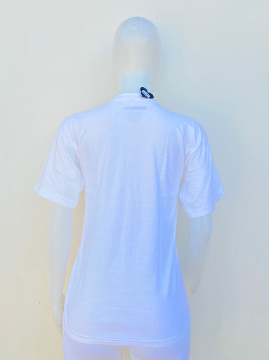 T-shirt, blanco con letras BON JOUR en azul oscuro, ( Buen día ).