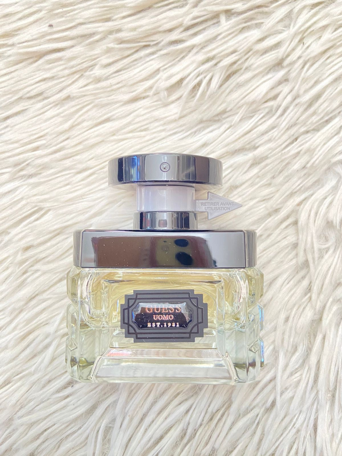 Perfume GUESS UOMO EST. 1981 original, negro, caja en mármol.