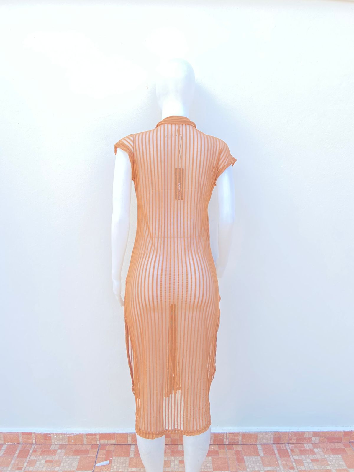 Vestido/ Cover up, marrón ( mocha), transparente con botones.