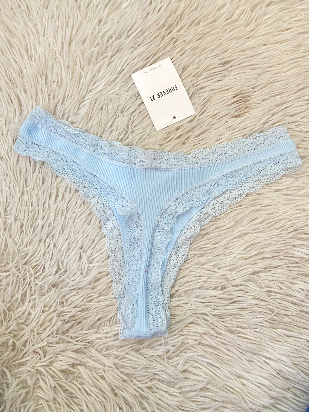Panti Forever 21 original azul claro, BABY BLUE, con encaje, tanga.