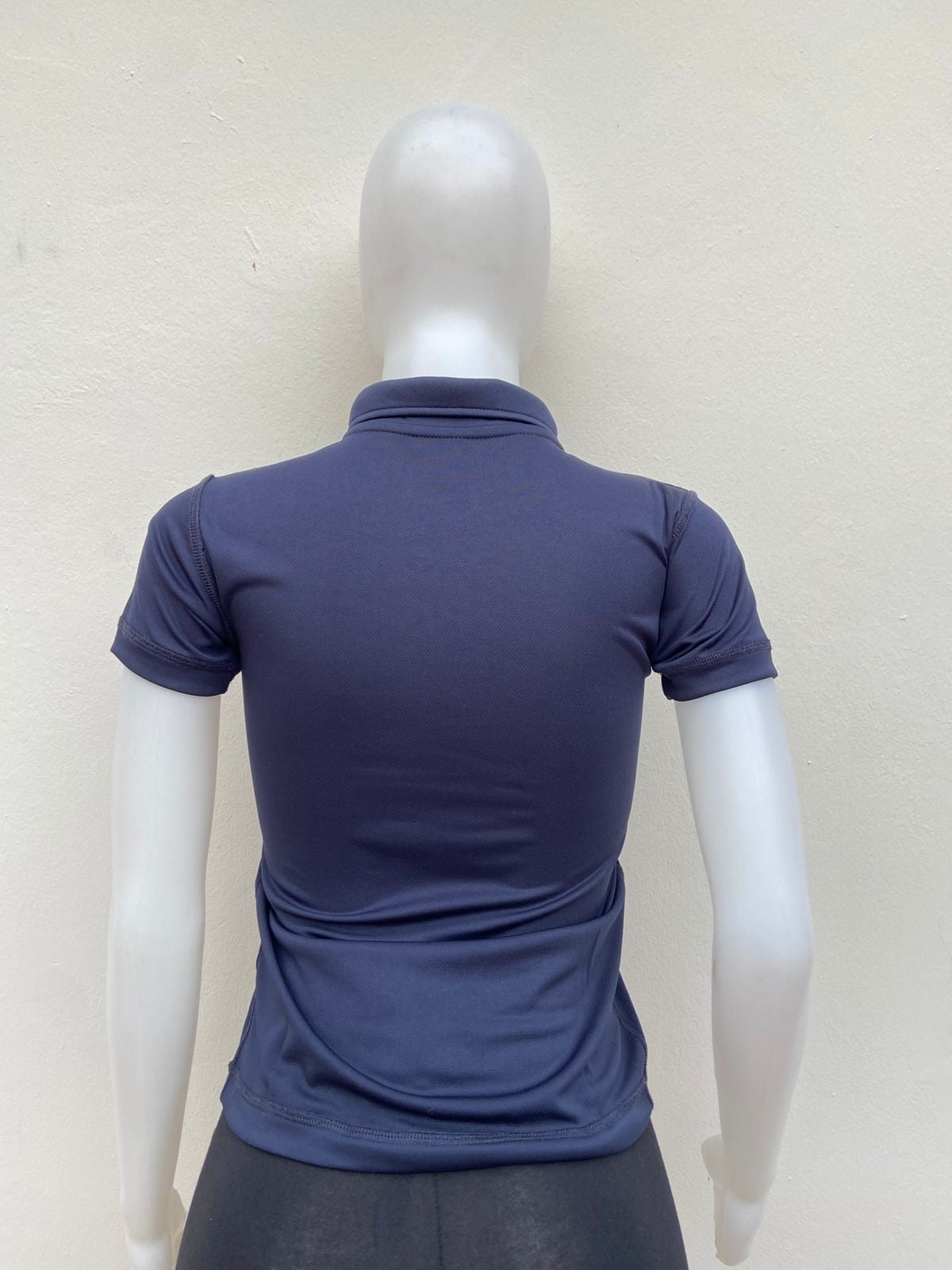 Polocher NAUTICA original, azul marino liso, con botones.