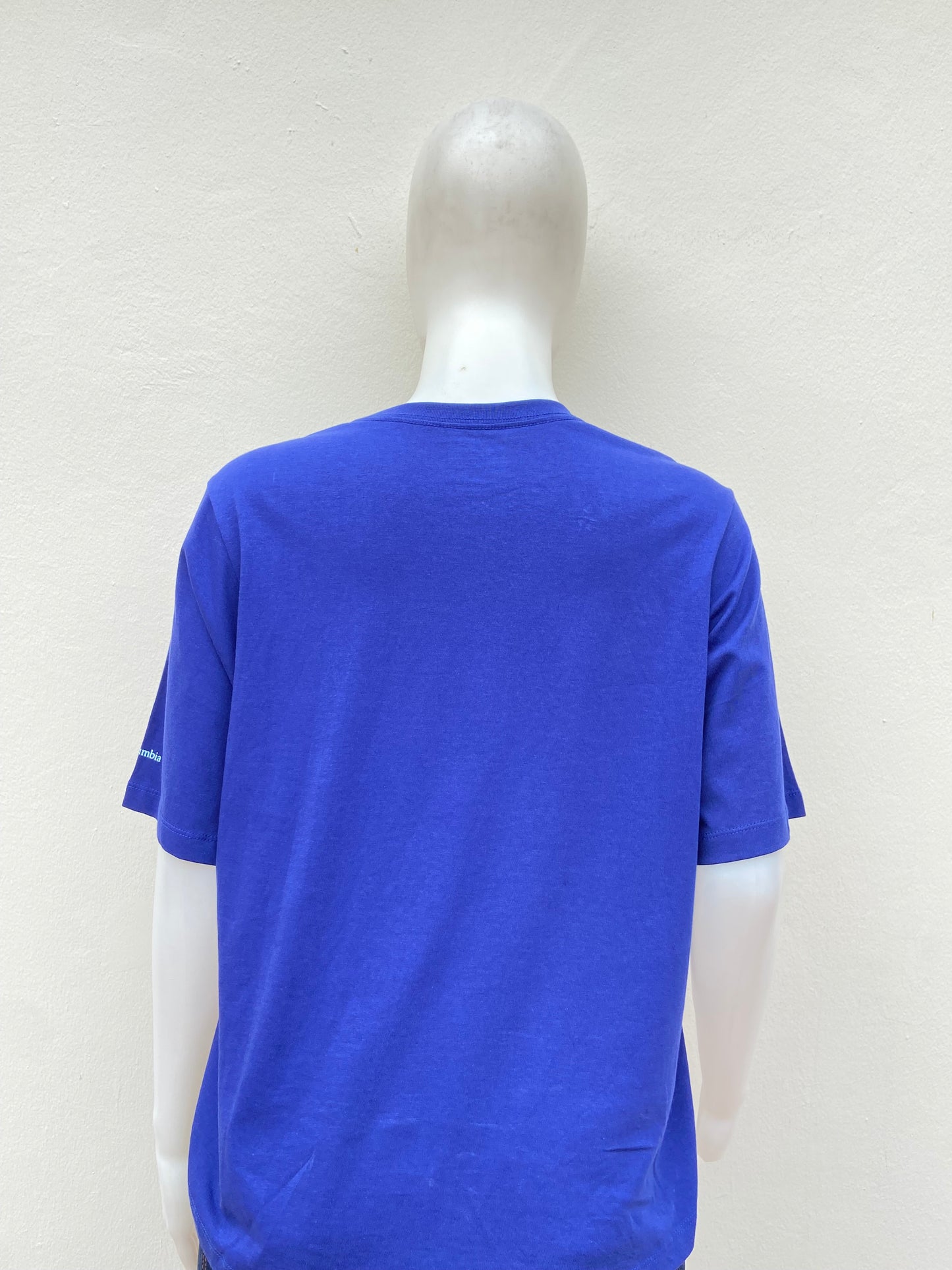 Top mujer 100% algodón Columbia original azul oscuro con letras de la marca en frente.