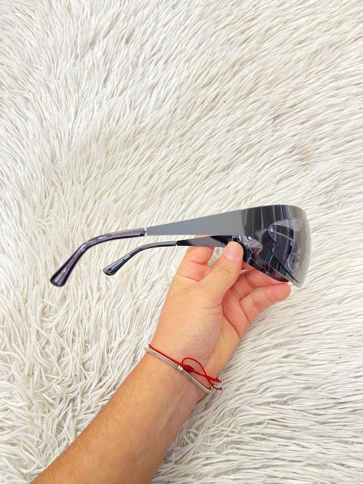 Lentes negros con micas oscuras