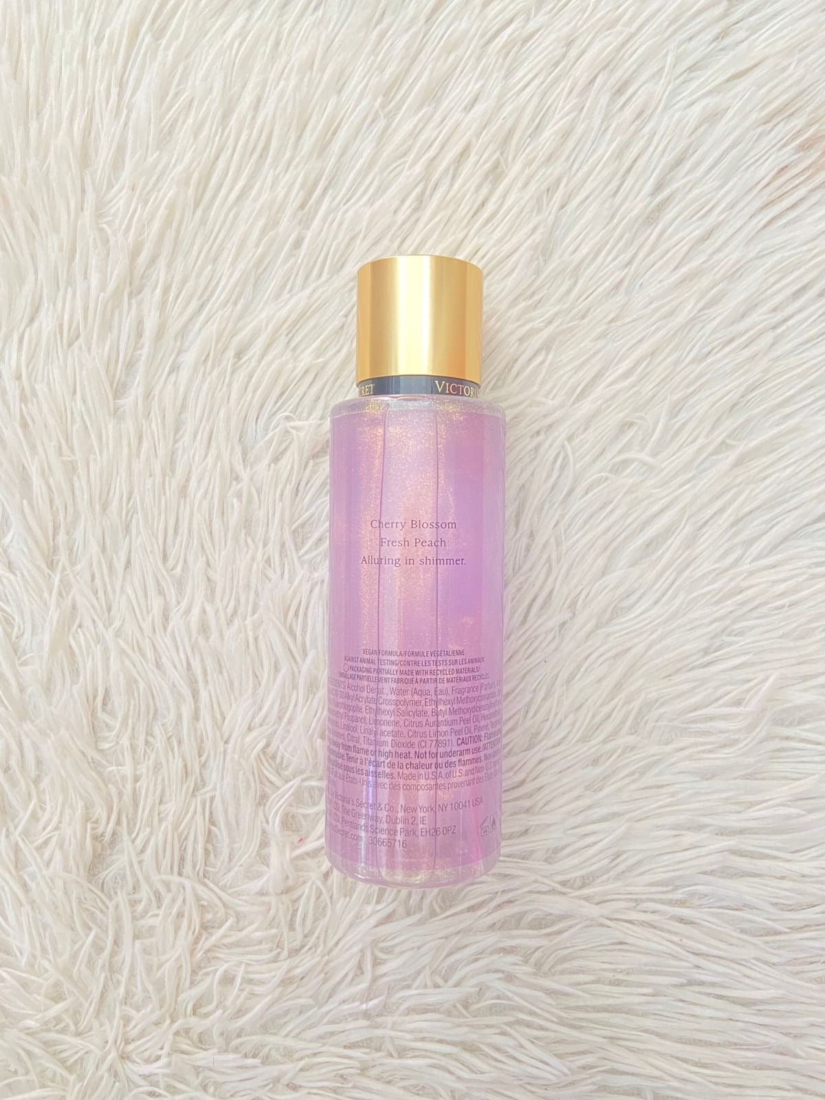 Colonia Victoria’s Secret original, morada LOVE SPELL SHIMMER ( con brillos ).