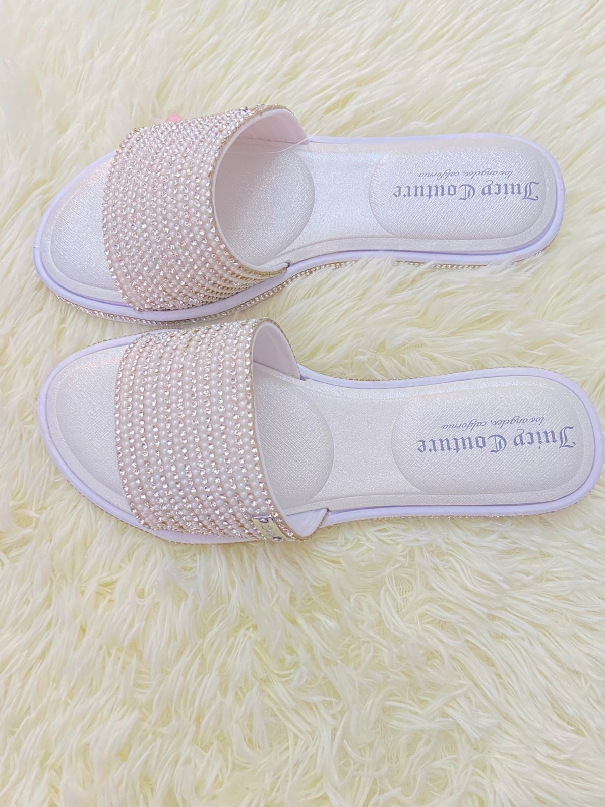 Sandalias JUICY COUTURE original, plateada con brillos en frente.