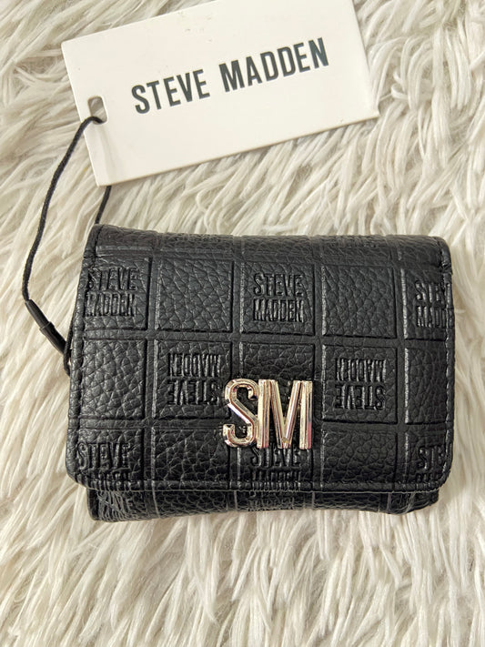 Mini monedero STEVE MADDEN ORIGINAL negro con placa SM en color plateado.