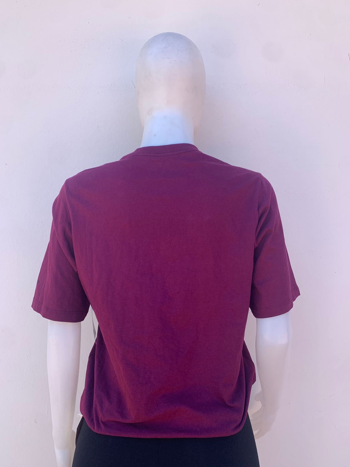 Polocher mujer Columbia original rojo vino ( morado) con letras de la marca.