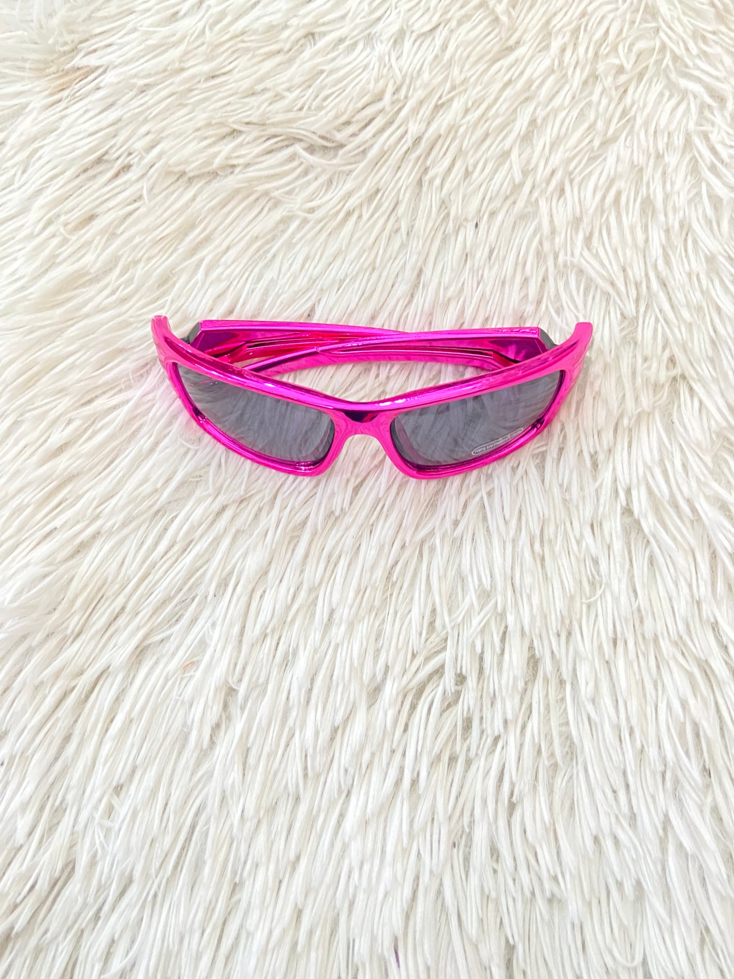 Lentes Fashion Nova original rosado metálico, micas oscuras.