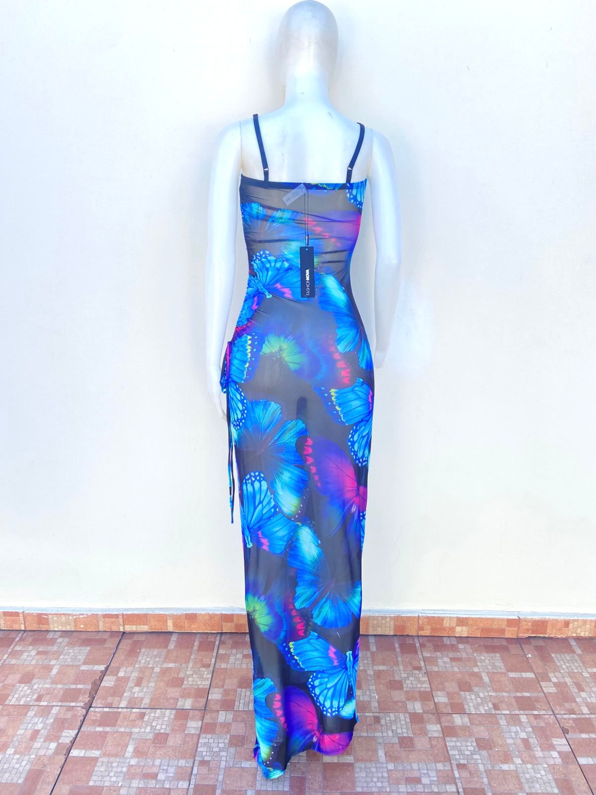 Vestido , puede utilizar como Coverup de playa también, azul con estampado de mariposa, con lazo ajustable y abierto abajo, largo.