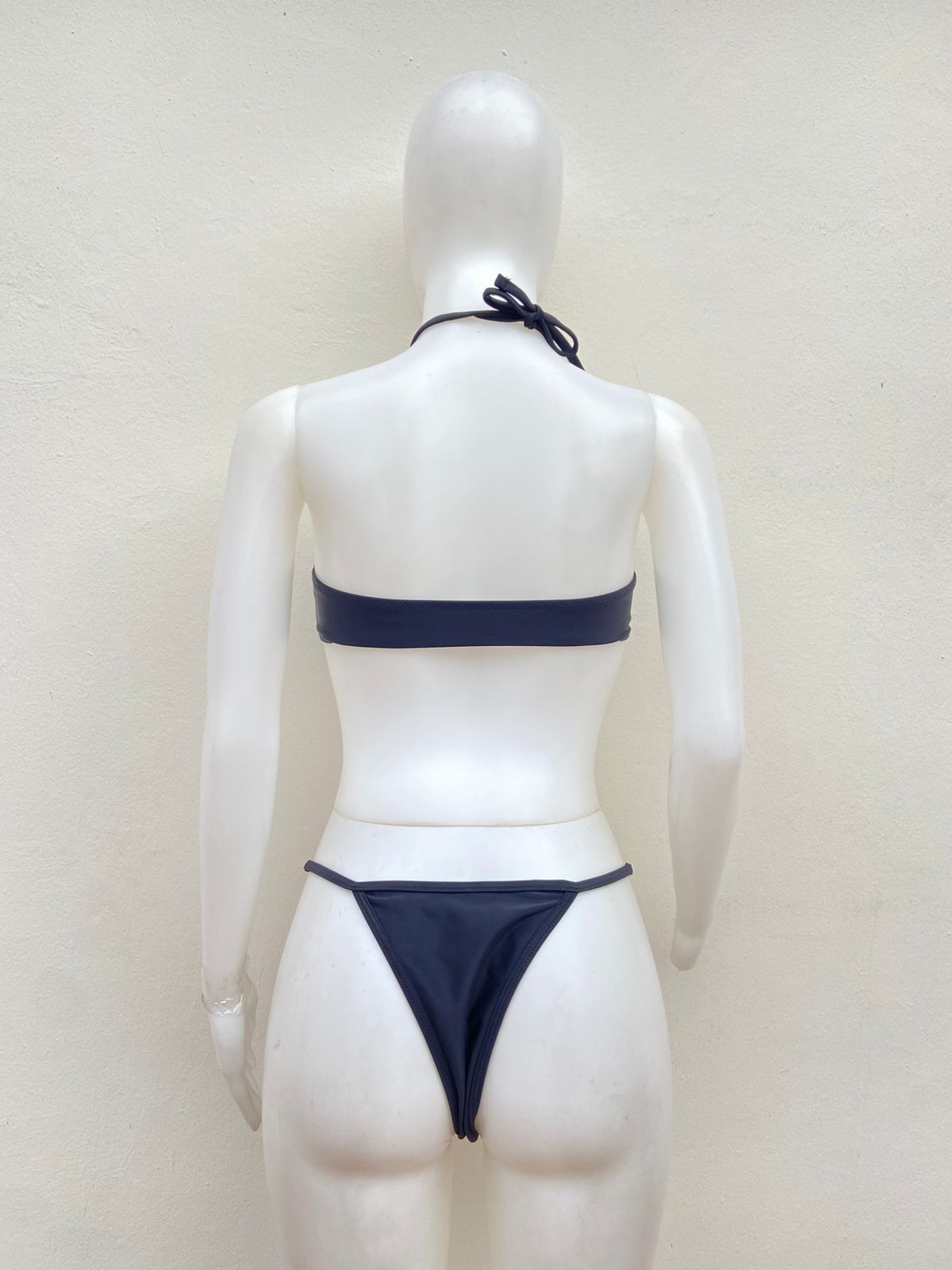 Biquini MERMAID SWIMWEAR Original, color negro con aro marrón en la parte central súper