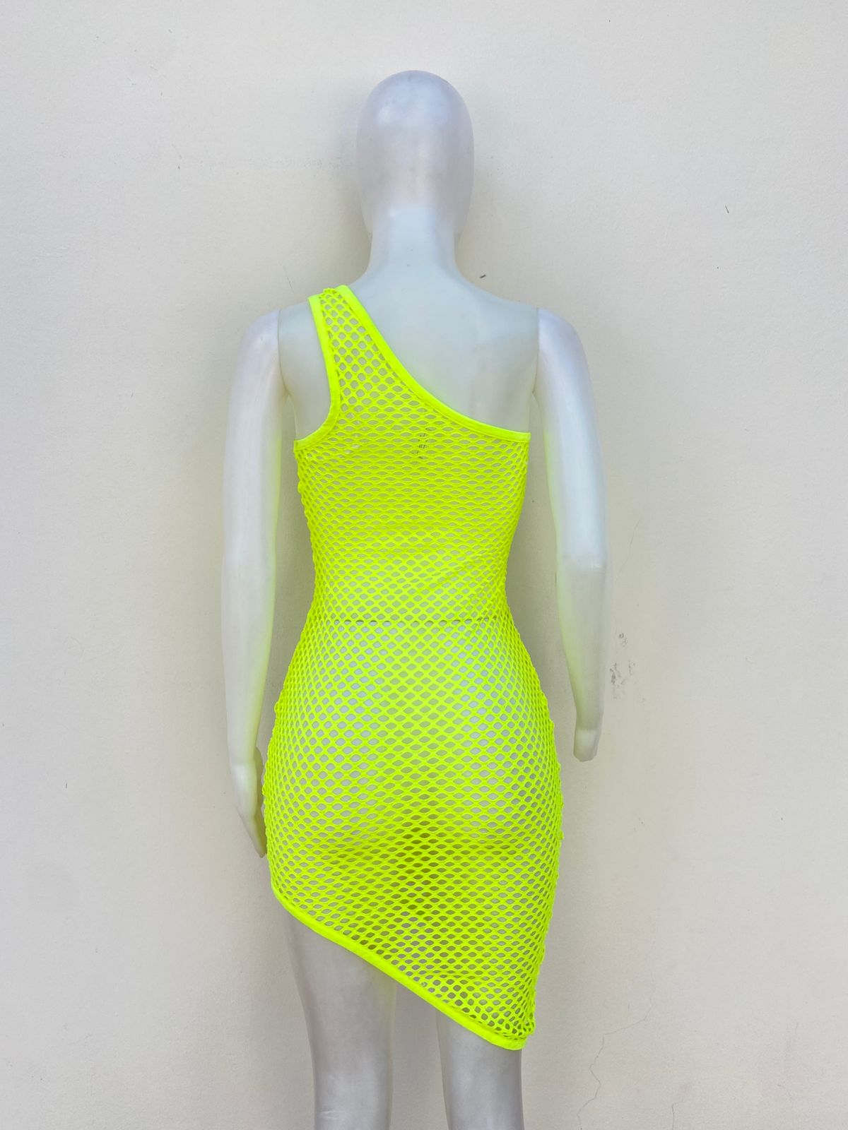 Vestido/Cover up en malla color verde neón.