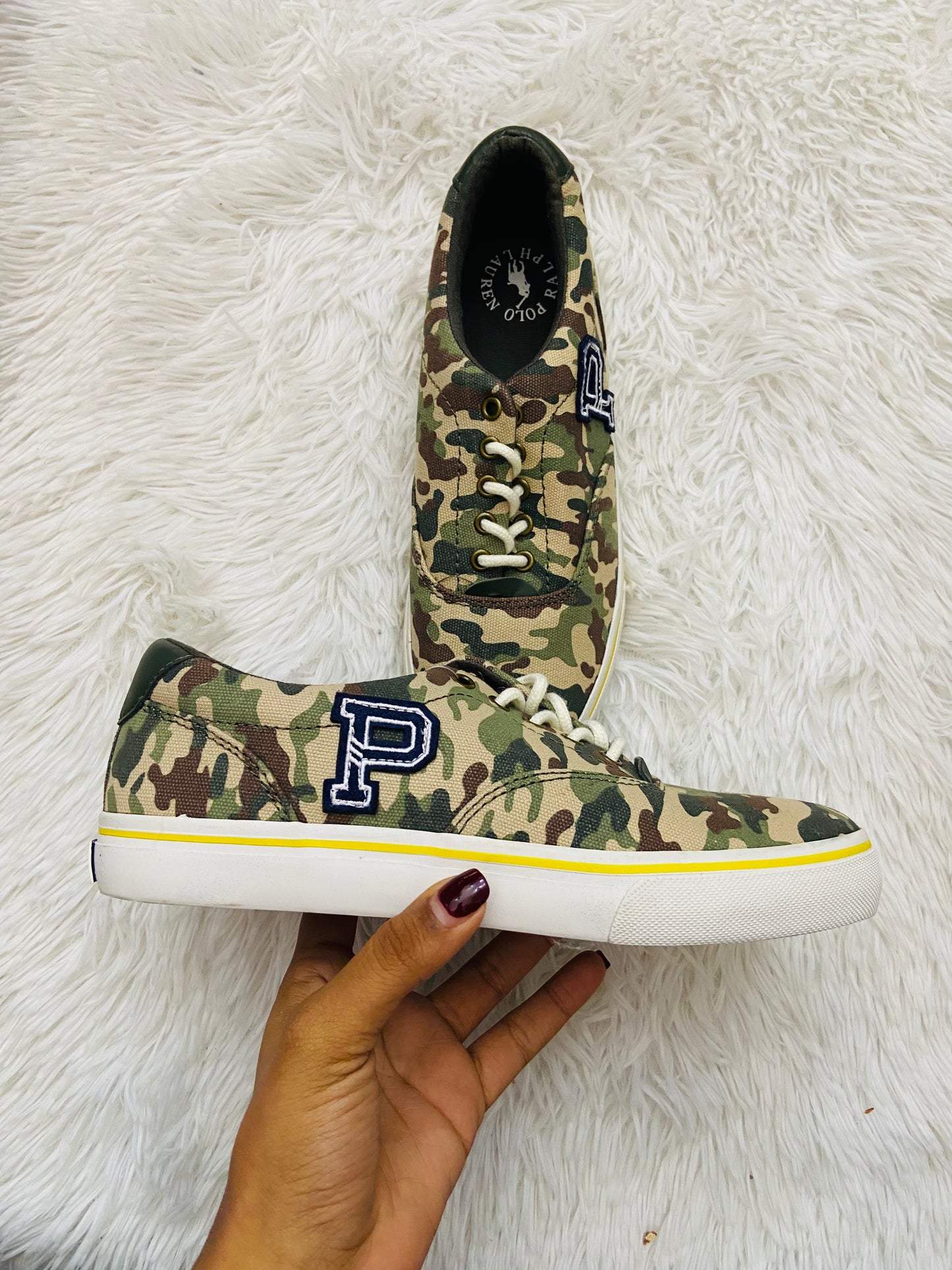 Tenis POLO RALPH LAUREN original verde camuflaje y logotipo P en azul marino.