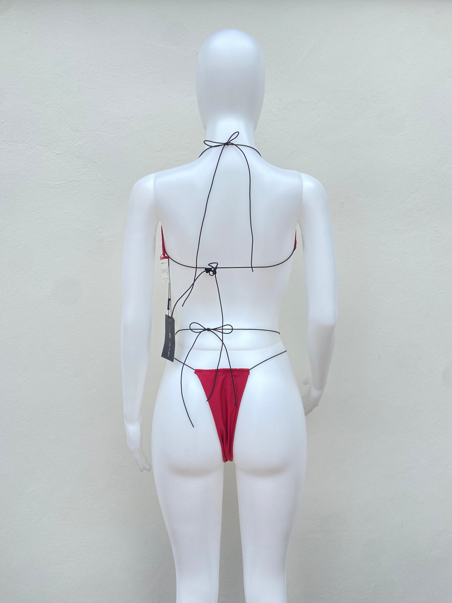 Biquini, de dos piezas rojo oscuro con lazos ajustables negro The Hills