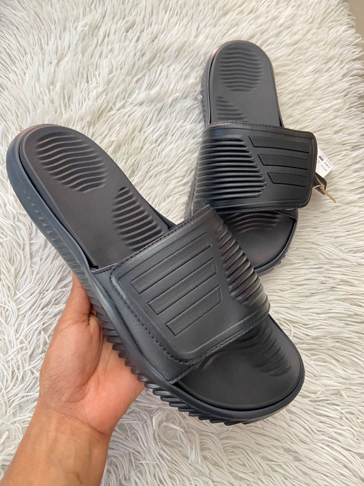 SANDALIAS Y TENIS CHICOS