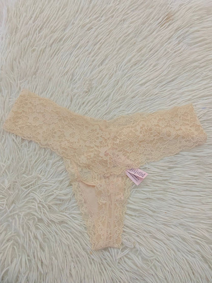 Panti Victoria’s Secret Original, crema en encaje, tanga.