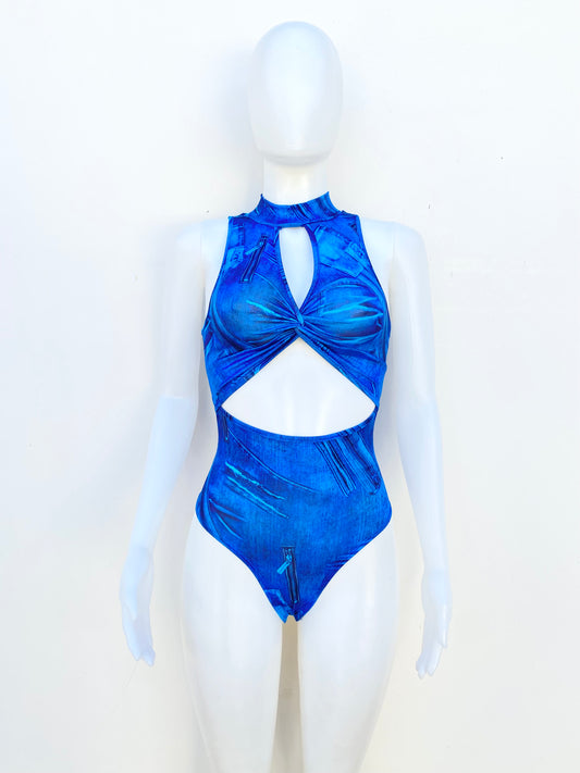 Body azul combo, con estampado de zipper.