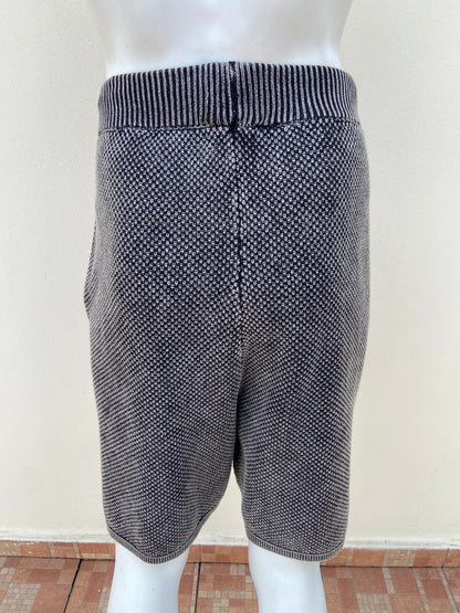 Bermuda, negra/gris con lazo ajustable y bolsillos en los lados,