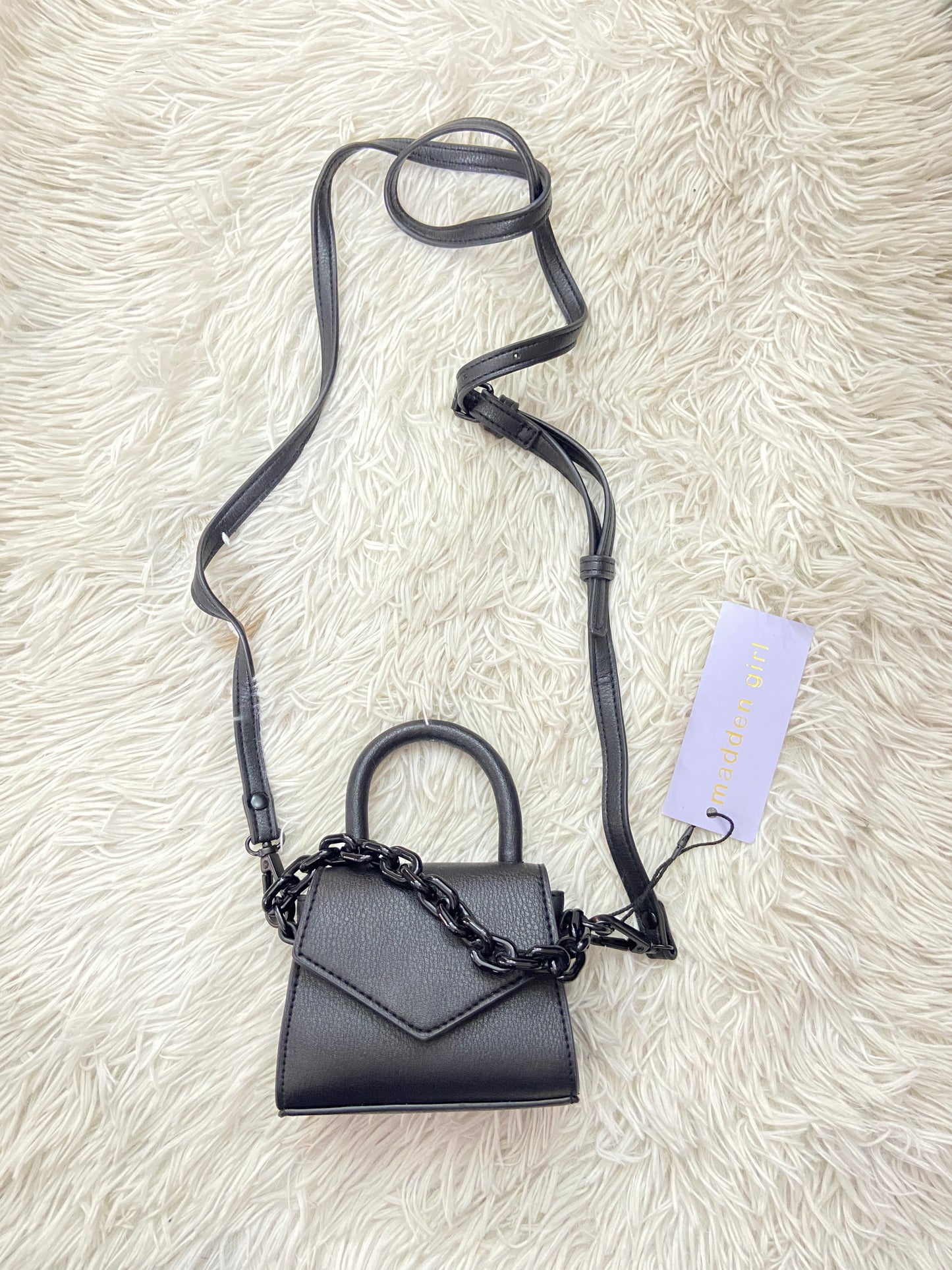 Mini cartera/ Crossbody Madden Girl original negra con cadena adicional en negro.