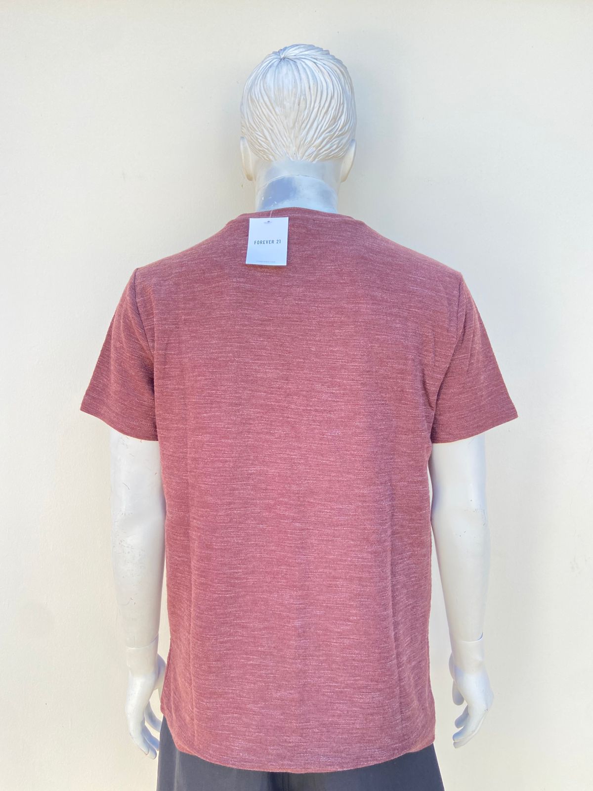 T-shirt Forever 21 Hombre original color chocolate/ marrón, liso.