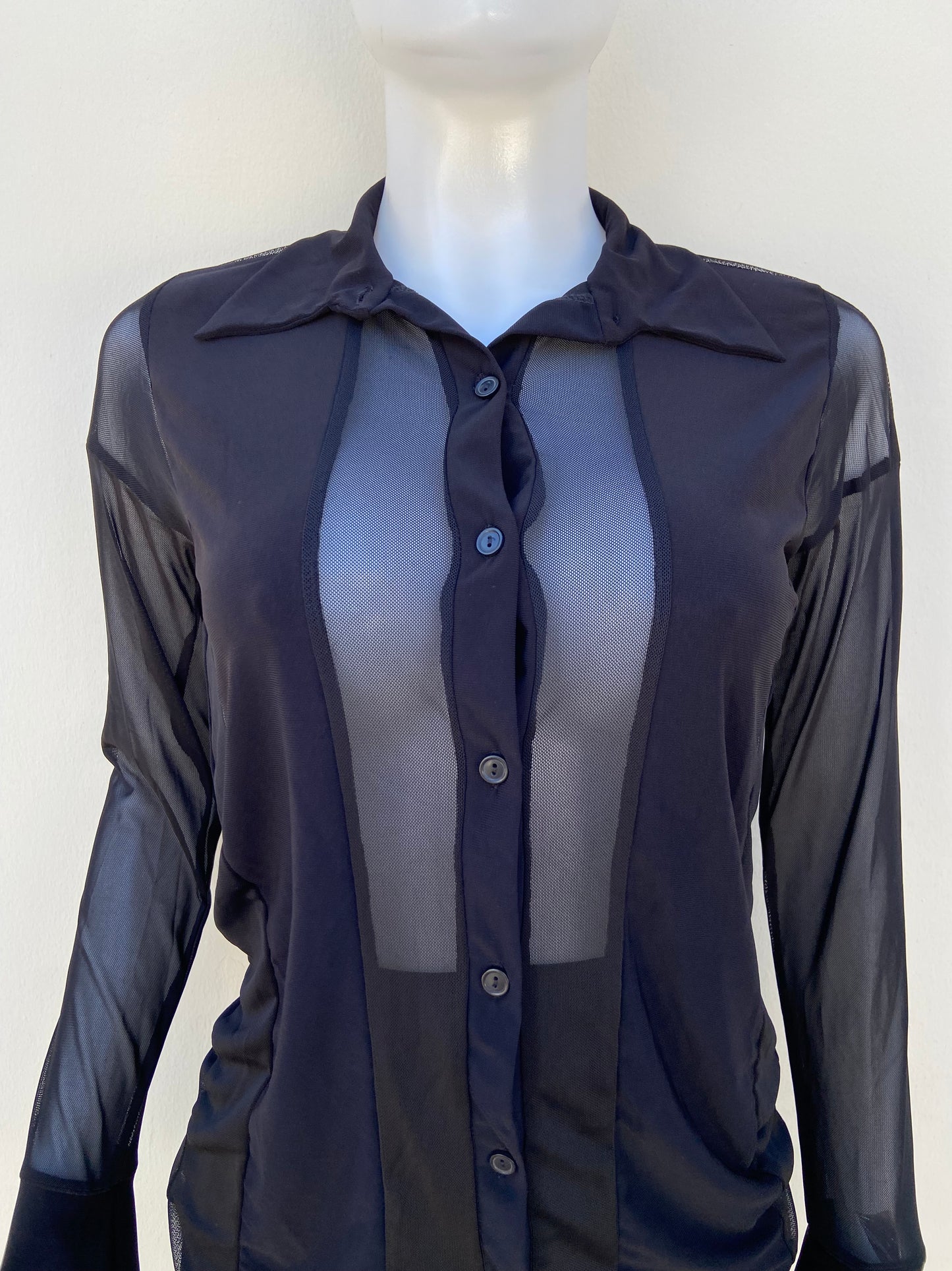 Conjunto, negr de camisa y pantalon transparente, manga larga.