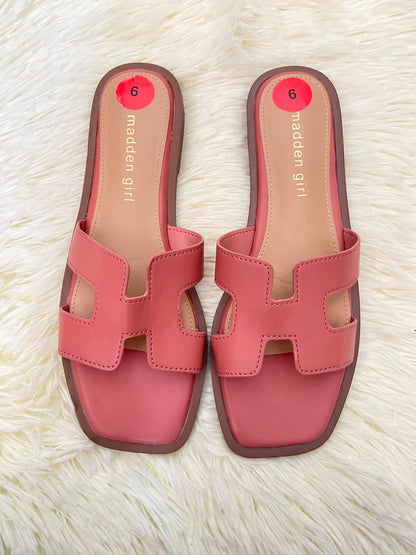 Sandalias MADDEN GIRL original, color rosado zapote ( mauve ) con marron, estilo clásico.