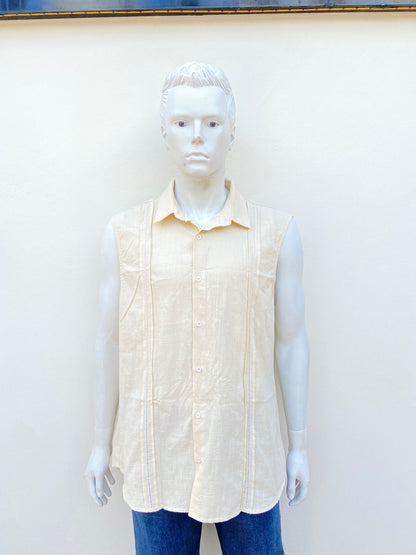 Camisa para hombre 30% lino 70% algodón, sin mangas, en color crema.