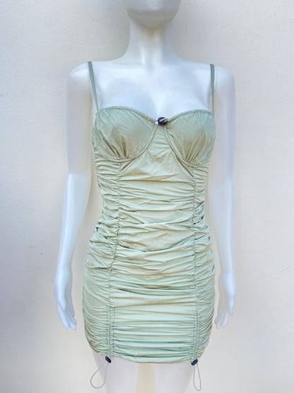 Vestido mini Fashion Nova verde claro• Tirantes finos ajustables para tu comodidad • Escote corazón• Detalle de bra con varilla para soporte