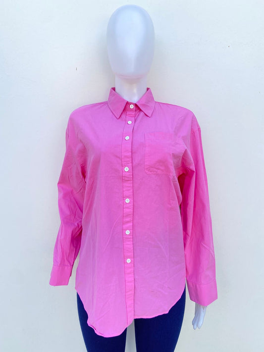 Camisa, rosada lisa con botones en color blanco, manga larga,100 % algodón.