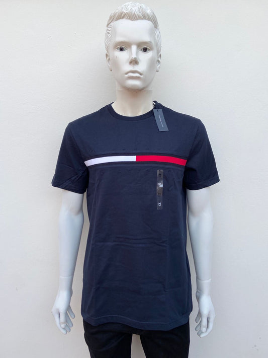 T-shirt Tommy Hilfiger original, azul marino con logotipo de la marca pequeña en frente.