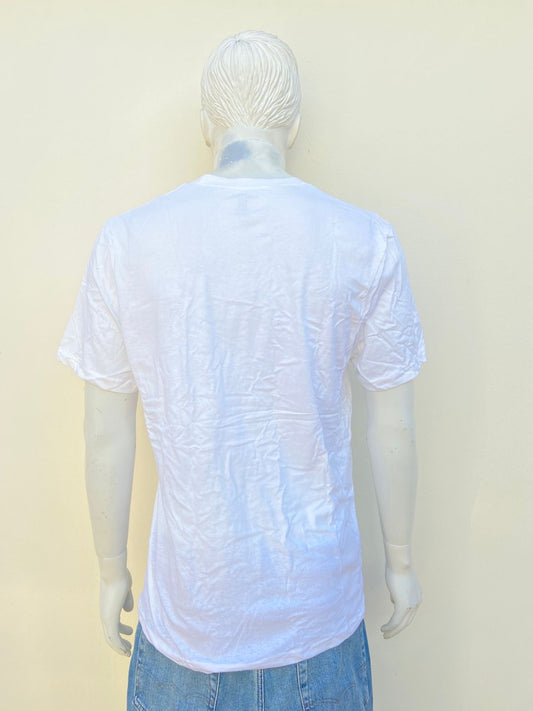 T-shirt NAUTICA original blanco liso con pequeño logotipo de la marca en la esquina.