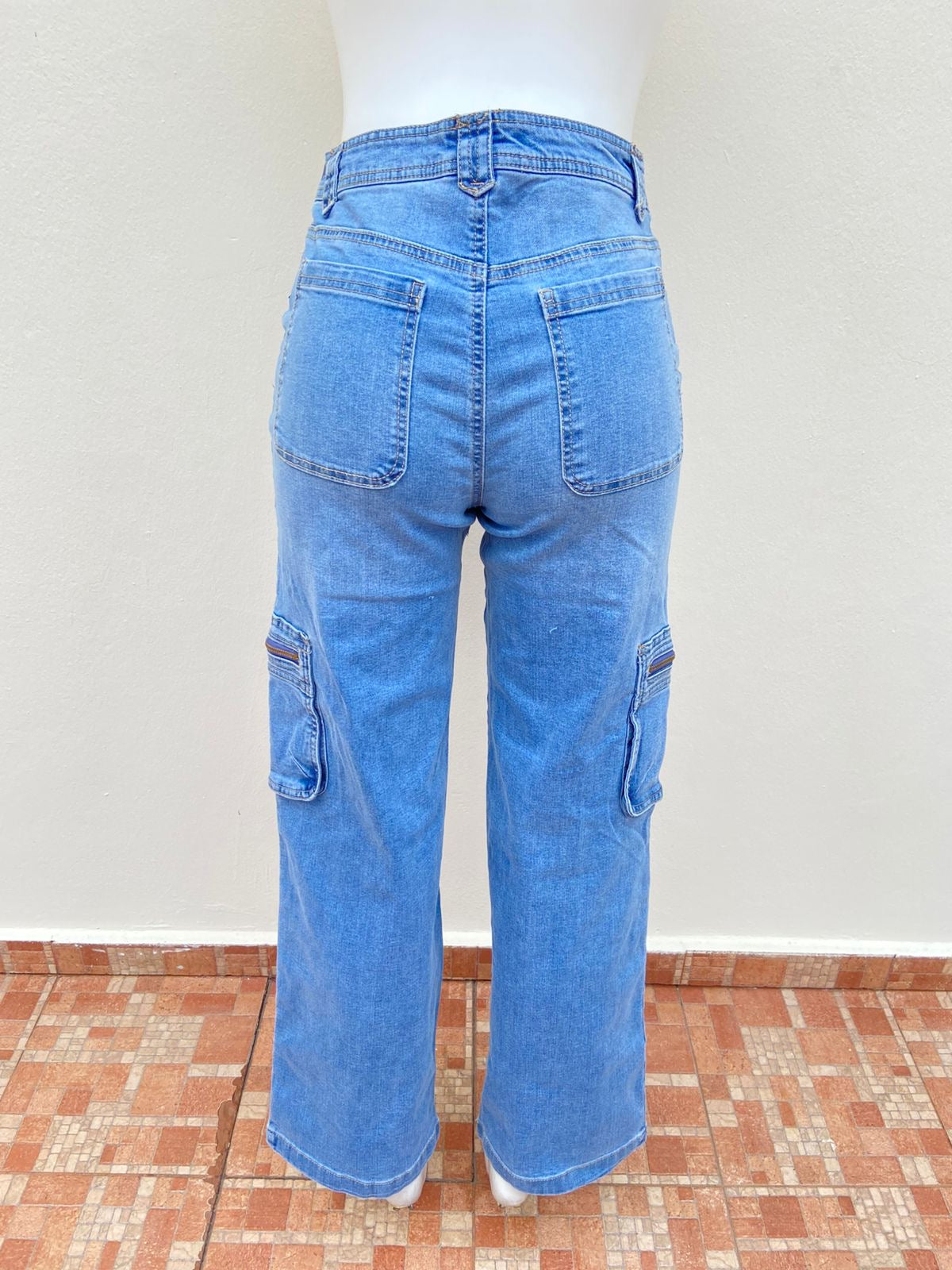 Pantalón Jean RE GENERATION original azul claro, estilo cargo.