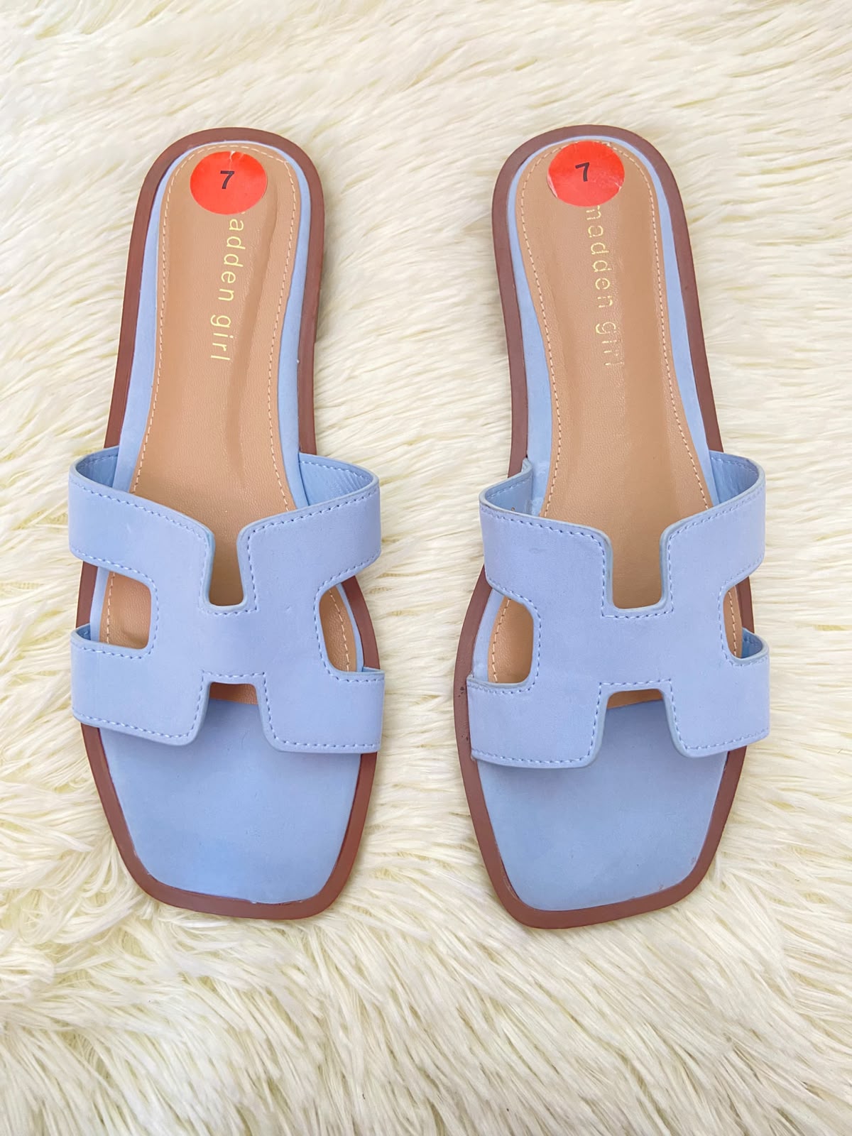 Sandalias MADDEN GIRL original, azul claro con marron, estilo clásico.