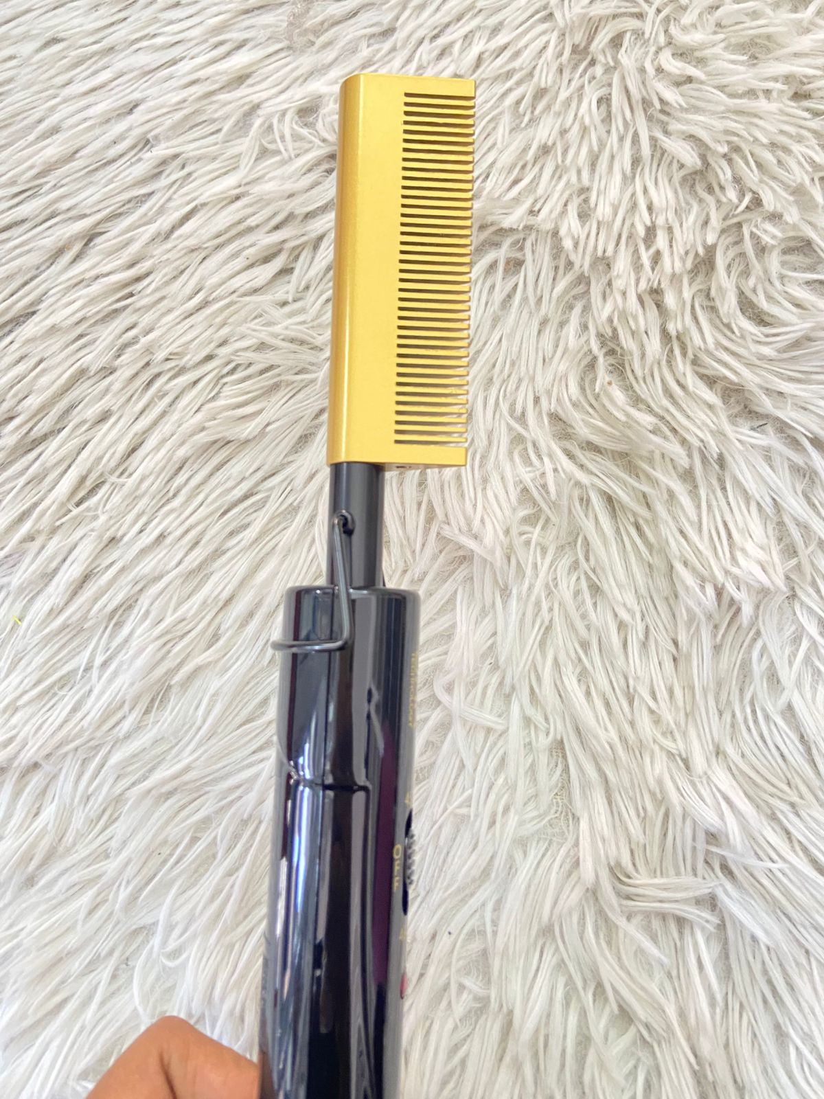 Peine caliente DAN TECHNOLOGY original, ✨ 450°F de calor alto
✨ Tecnología cerámica para un acabado más suave
✨ Calienta en solo 30 segundos
✨ Voltaje dual (ideal para viajes)
✨ Cable giratorio 360° para mayor comodidad