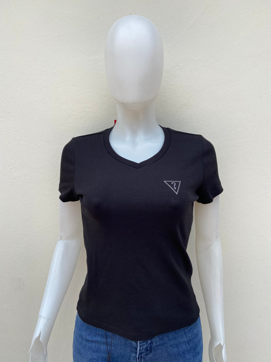 T-shirt GUESS original, negro con triangulo en diamantes y signo ? en plateado y cuello V.