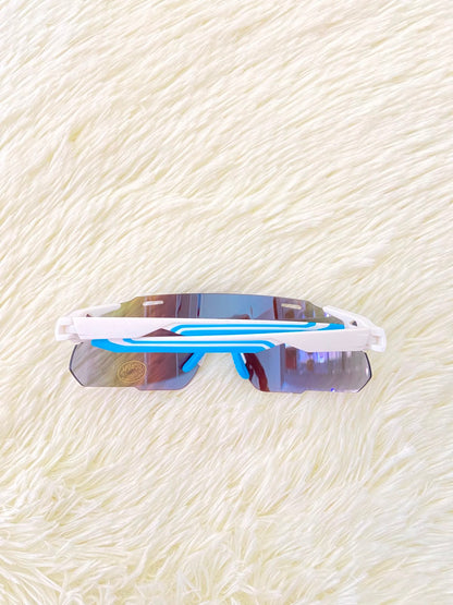 Lentes, blanco con micas en color azul y montura blanca, protección UV 400.