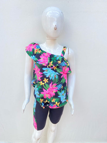 Conjunto Girls original, negro con rosado con estampado de rosas.