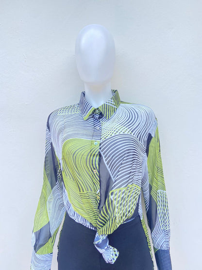 Cover up/ camisa, negro y verde con estampado de rayas en blanco.