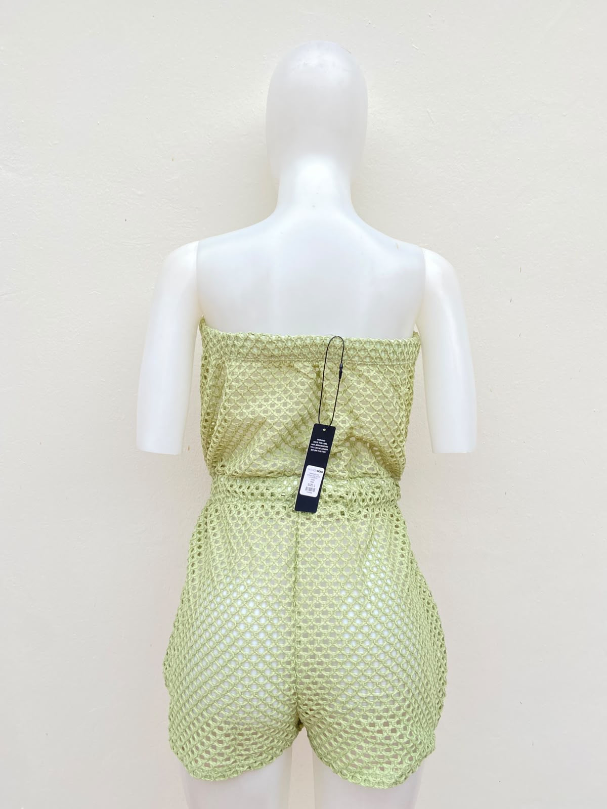 Enterizo/ Cover up verde sage, con lazo ajustable, strapless con tela de malla.
