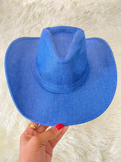 Sombrero, azul Jean  liso, estilo vaquero.
