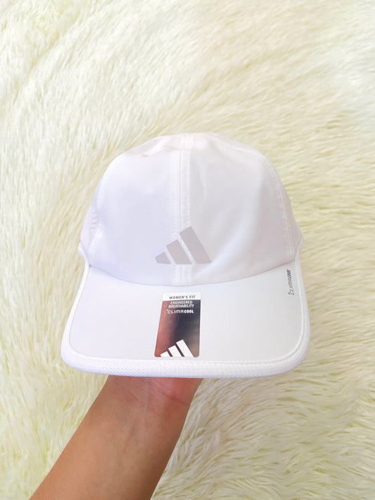 Gorra ADIDAS original, color blanca con logotipo de la marca al frente en color gris, ajustable, para mujer.