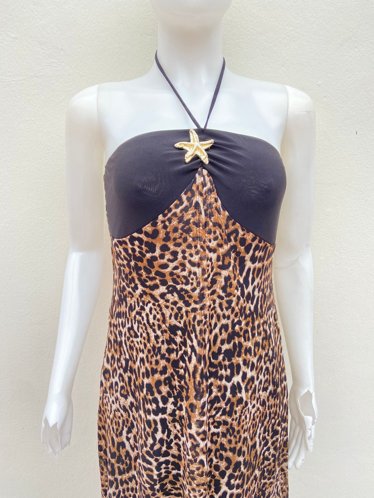 Enterizo/ Jumpsuit, negro con estampado de animal print y estrella en frente.