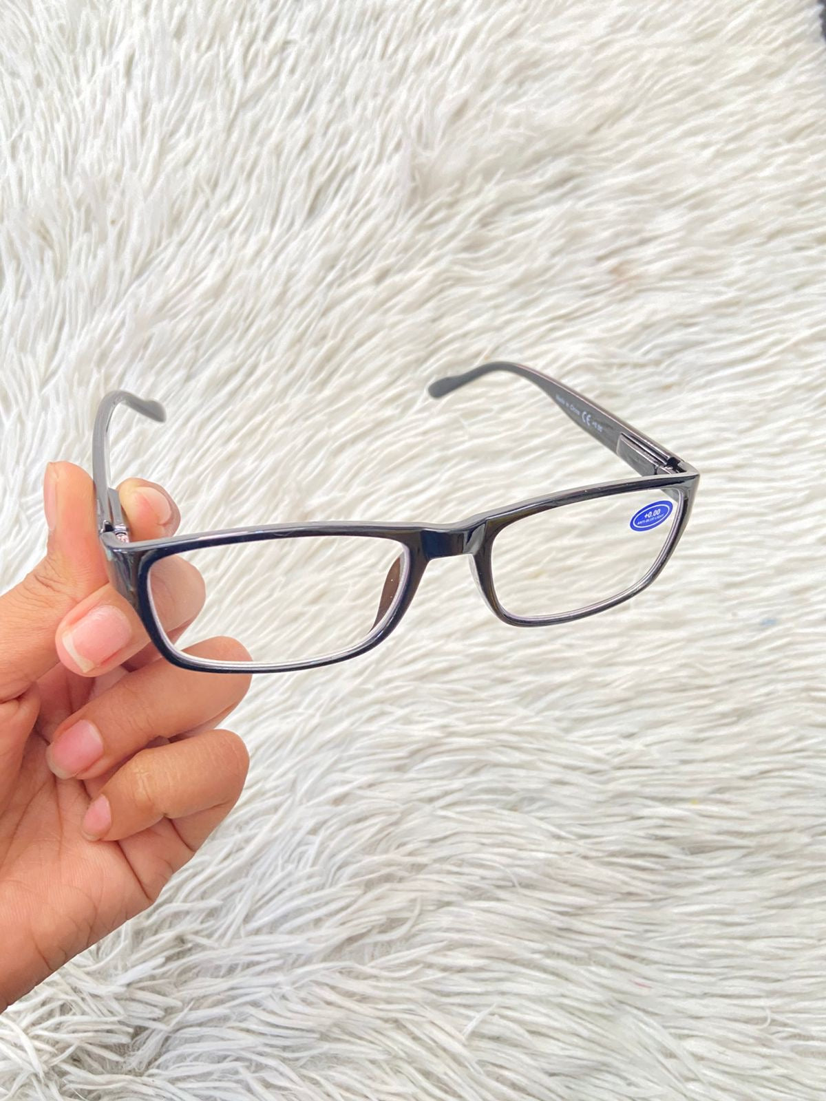 Lentes en color negro con micas claras, pequeño