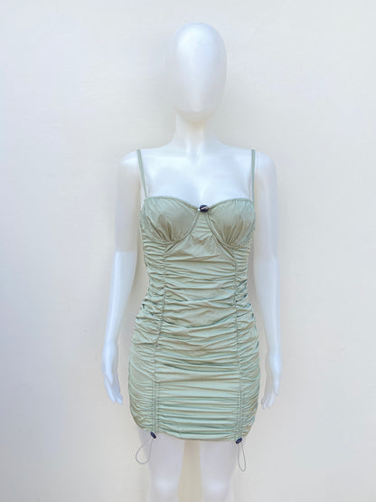 Vestido mini Fashion Nova verde claro• Tirantes finos ajustables para tu comodidad • Escote corazón• Detalle de bra con varilla para soporte